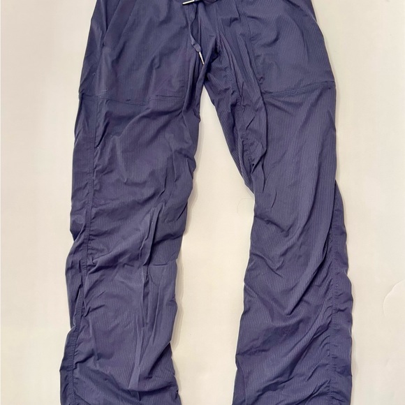 Lulu lemon Women’s Dance Studio Mid Rise Pant, Navy, Regular, size 4 - Picture 1 of 3